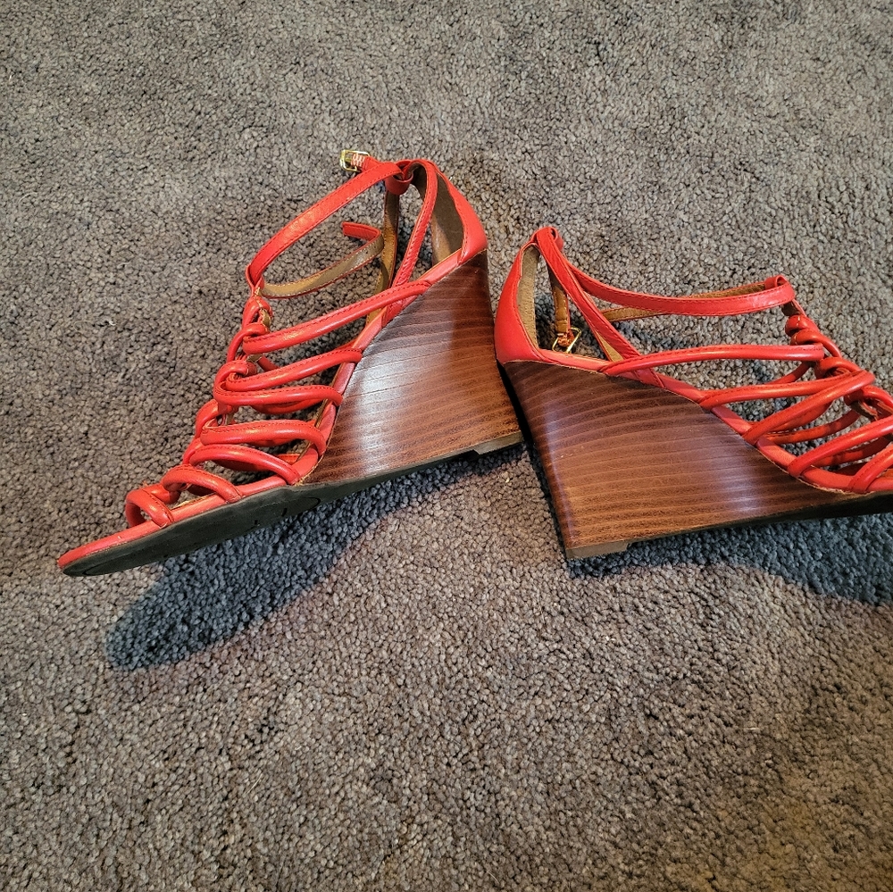 Sandals - Picture 2 of 3